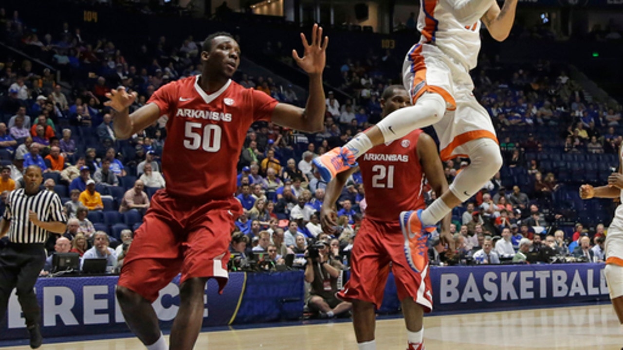 Happy homecoming: Allen leads Florida over Arkansas (Dec 29, 2016)